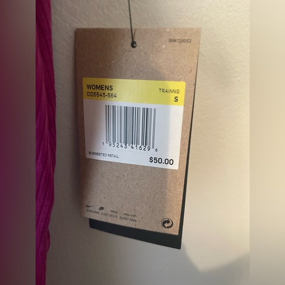 NIKE yoga workout tank - Picture 4 of 7